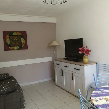 Le Petit Dieusse Apartamento Saint-Brès